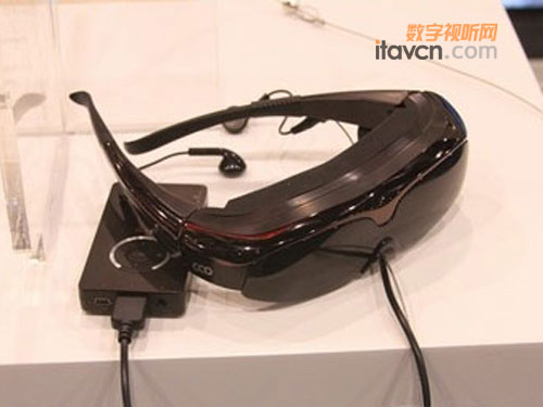 長虹攜“移動3D電影院”亮相CES2011