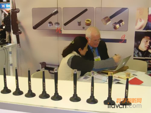 MicWϵԒͲNAMM2011