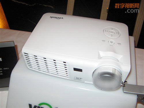 麗訊D5系列投影機新品
