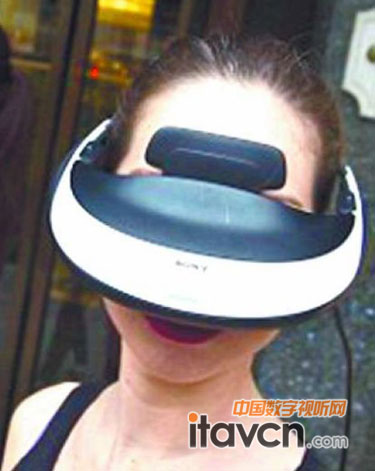 頭戴式3D電視日本問世 效果不遜影院
