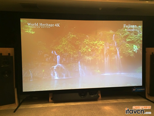 現(xiàn)場展示的 180寸4K劇院級框架幕PVR180H